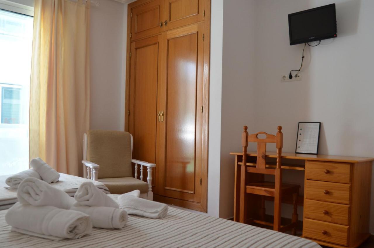 Hotel Hostal Dona Antonia à Punta Umbría Extérieur photo